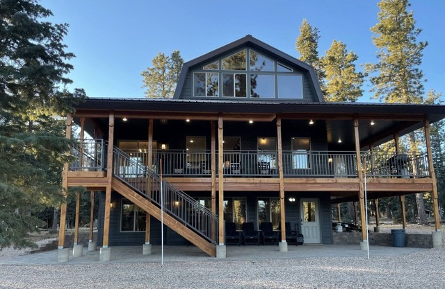 Modern Cabin w/Hot Tub, Swings, Fire Pit, & Kayaks