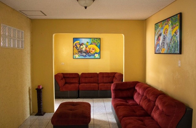 Modern & Central House - Perfect for Long Stays, 2BR w/AC ★