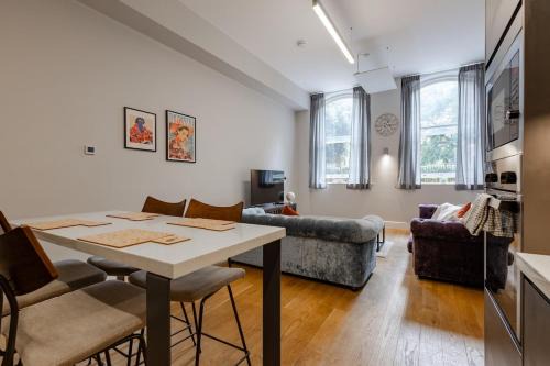 Modern City Centre Apartment