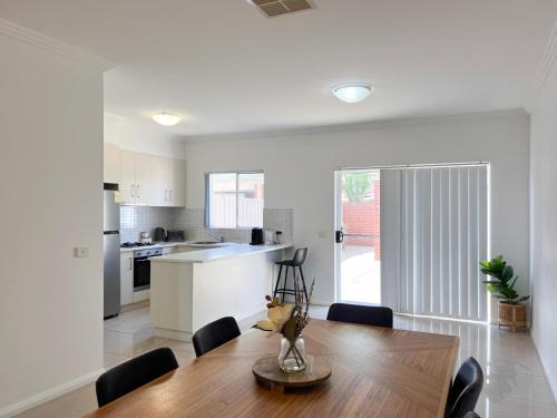 Modern City Townhouse with all the Comforts