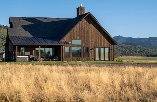 Modern Comfort in Scenic Teton Reserve