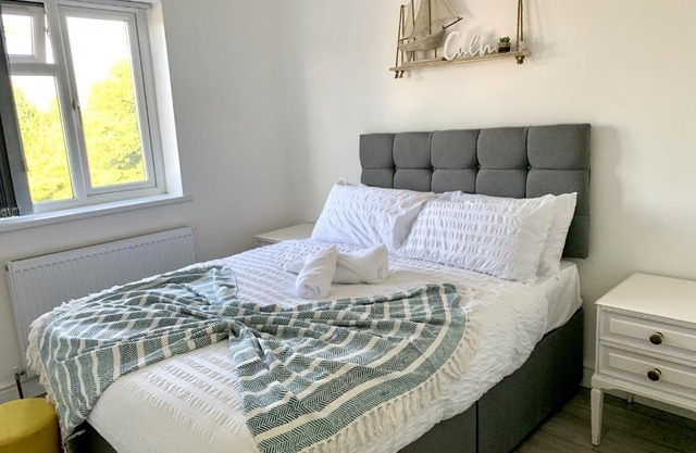 Modern & Cosy 2-Bed Apartment Near NEC, Airport & JLR!