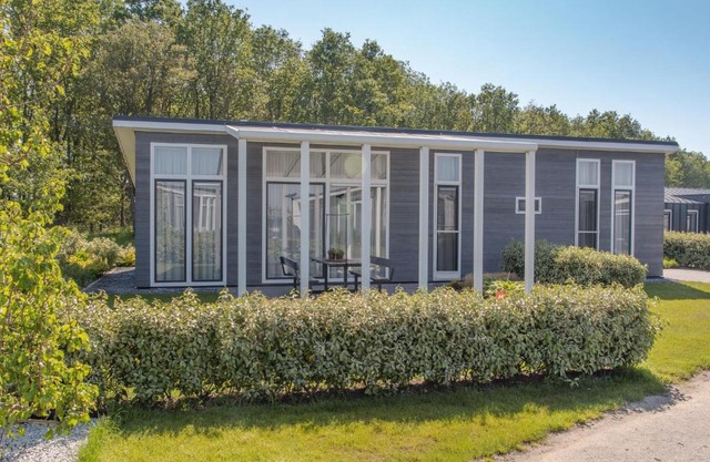 Modern cottage near the Oosterschelde