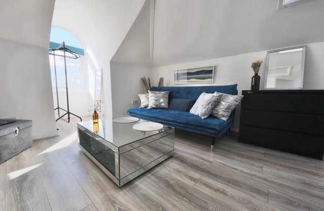 Modern Cozy 2-Bedroom & family friendly