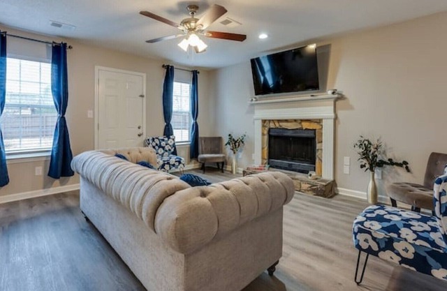 Modern Cozy Humble Abode 15 mins from ATL Airport