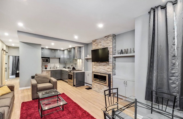 Modern Downtown Retreat 5BR-5Baths