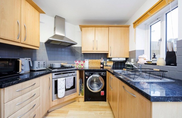 Modern East London Home | Contractors | Parking