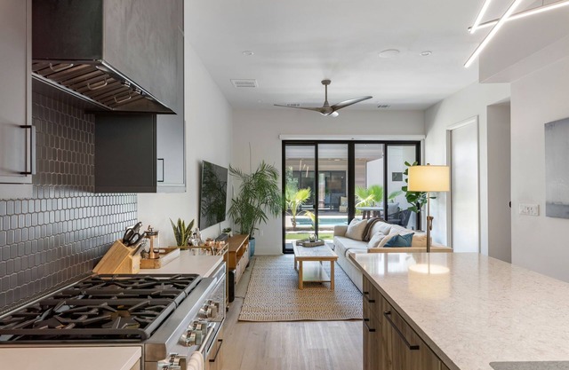 Modern Eastside Oasis - Prime Location, 2 Bed/2 Bath, Screened Porch