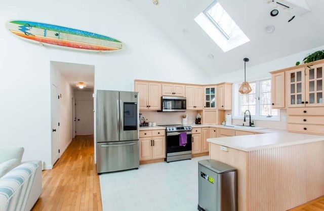 Modern Family Getaway In Harwich