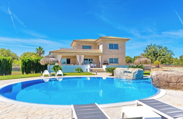 Modern Farmhouse "Finca Torrat" near Muro and Playa de Muro