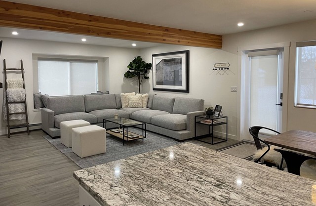 Modern Getaway in Downtown Bozeman! Steps to Main St. and MSU.