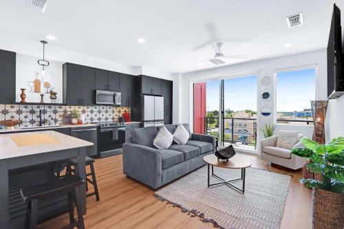 Modern Hill Country Condo for 4 with Resort Perks
