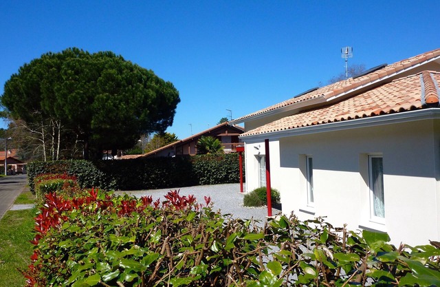 Modern house LE PIN 90 m2 with parking all on foot: Lac marin, sea, center