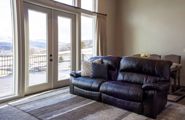 Modern Home minutes from Park City
