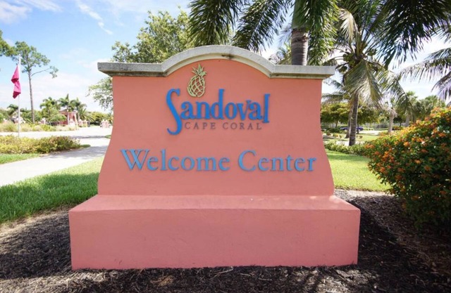 Modern home w/converted office in gated Sandoval Community (30-day min) - Villa Eleadora