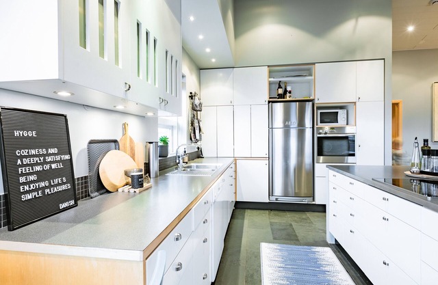 Modern house in Reykjavik area, great location to see the Northern Lights