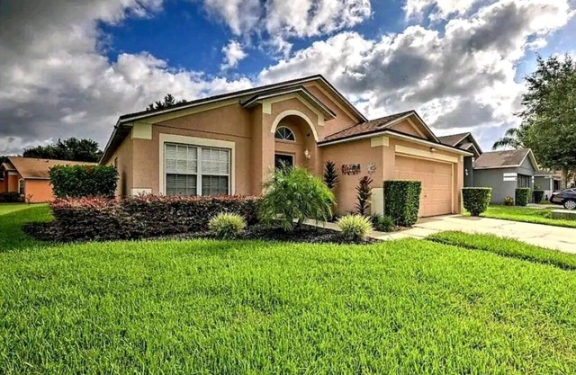 Modern House w/FREE 1st Morning Breakfast & unlimited Heated Pool !
