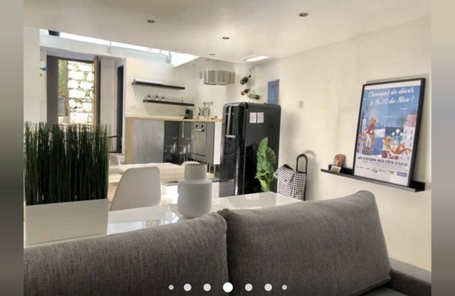 Modern loft 60 m2 2 steps from the beach and Cours Saleya in peace