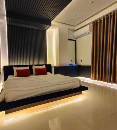 Modern Luxe Studio Apartment in Uttara near Airport