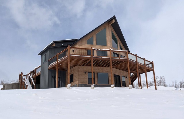 Modern luxurious cabin in the mountains near Fairplay, CO