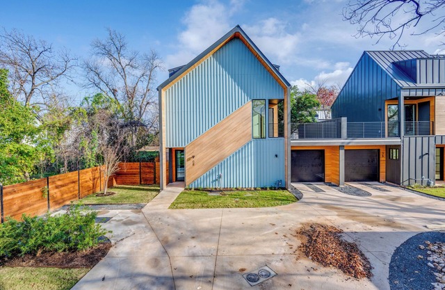 Modern Luxury in the Heart of Austin – 3BR/2.5BA with Huge Balcony