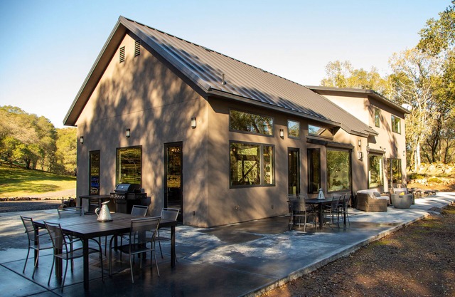 MODERN LUXURY IN WINE COUNTRY