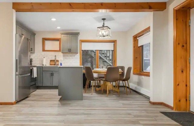 Modern Luxury Villa Near Mount Snow. Your Vermont Retreat Awaits!