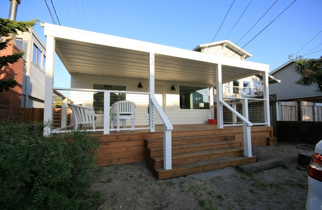 Modern Mid-Century Cottage