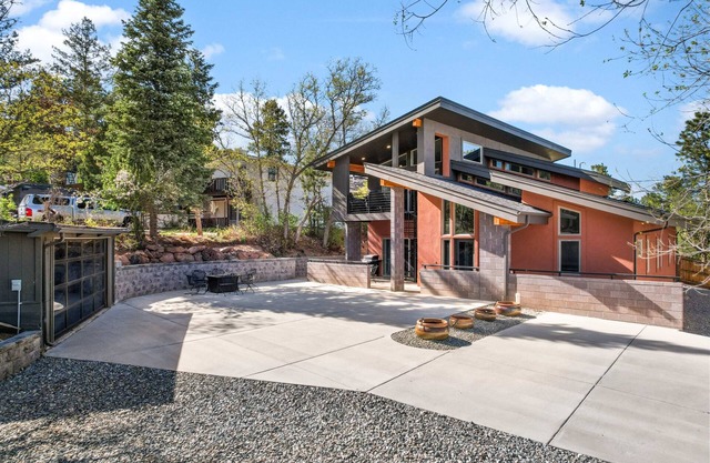 Modern Mountain Escape - HotTub near Broadmoor+Zoo