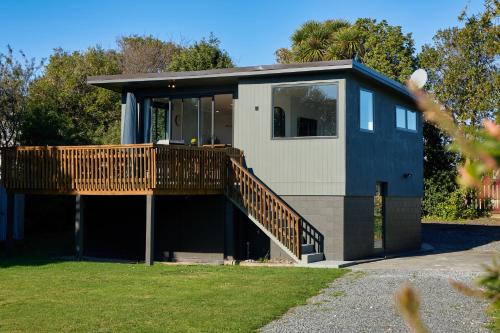 Modern Mountain Views Sunny
