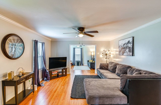 Modern Nashville Vacation Home ~ 3 Mi to Downtown!