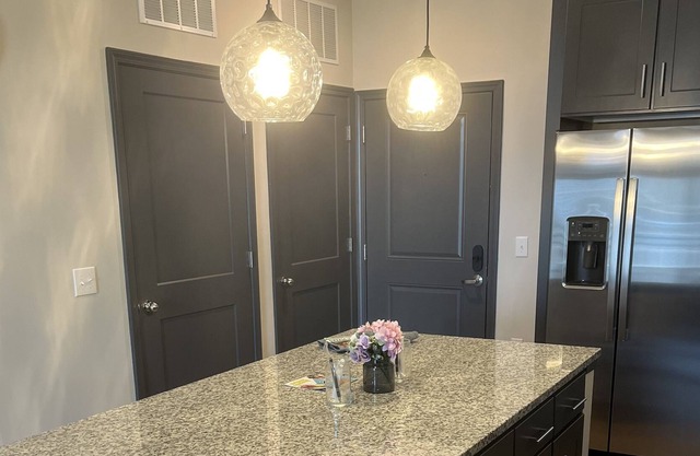 Modern newly built Condo 5 min from UNCC