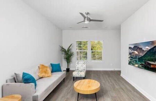 Modern Oasis near UNC, Motor Speedway, and Grocery Shopping
