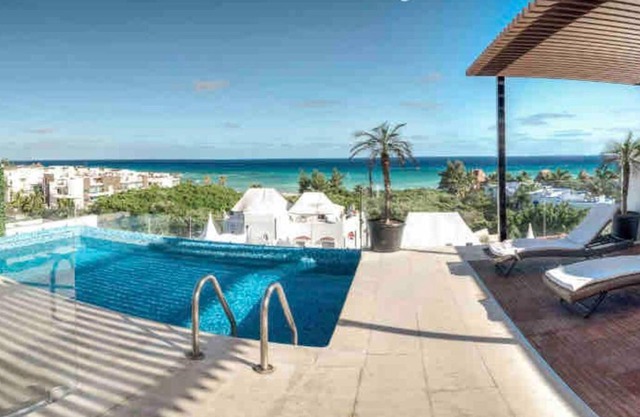 Modern & Private Apto. a few steps from the beach!
