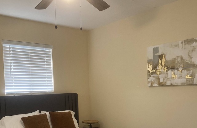 Modern Queen Suite Apt
