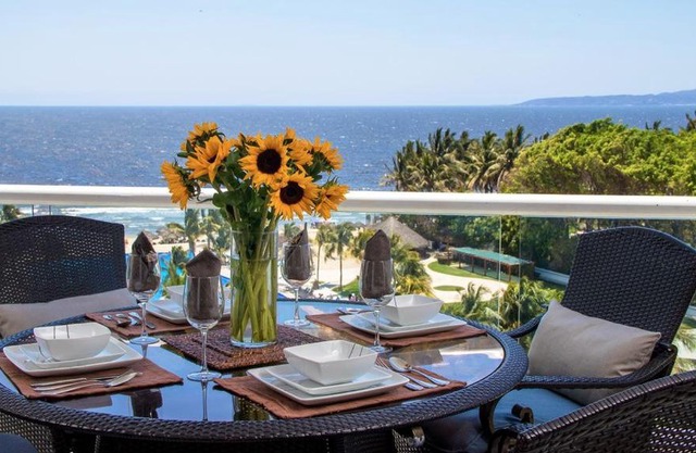 Modern- Renovated- Breathtaking 6th Floor- 3 Bedrooms Villa Magna