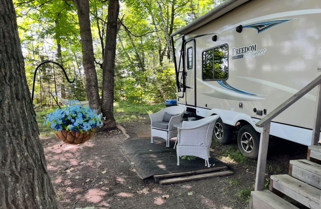 Modern RV come “GLAMP” in style