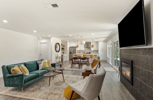Modern & Spacious Oasis Minutes from Downtown