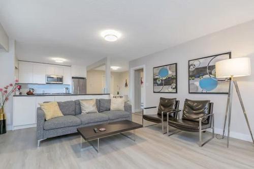 Modern Spacious Ocean-view Suite with Private Ent