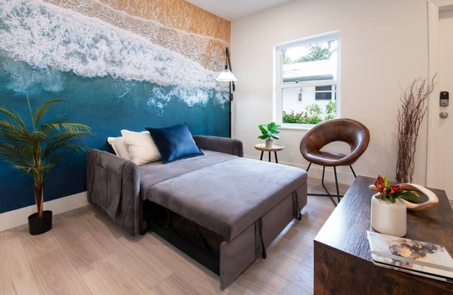 Modern Stay Near Airport, Cruise & Downtown