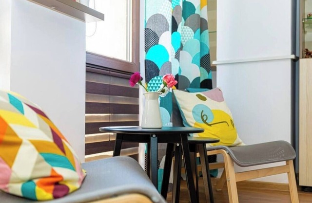 Modern Studio 5min from Old Town