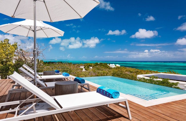 Modern, stunning north shore ocean views - Blue Turtle Villa in Turks & Caicos