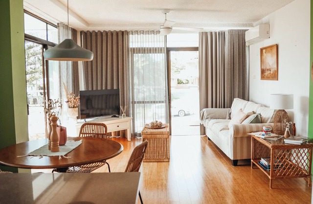 Modern, stylish 2 bedroom unit, located in the heart of Port Macquarie’s CBD