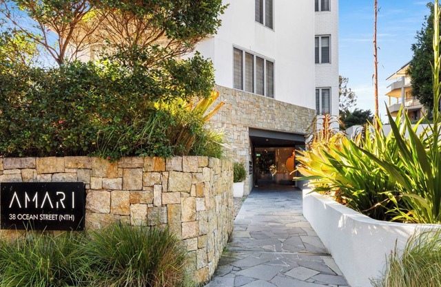 Modern & Stylish Garden Apartment In Bondi. Close To The Beach!