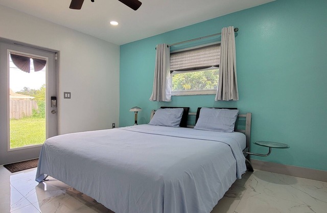 Modern Suite with private entrance