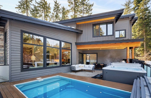 Modern Suncadia cabin, private pool, 4 BD, game room. Dog friendly!