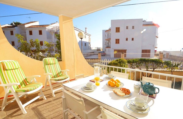 Modern terraced house by the sea with wifi, AC and garden, in Playas de Muro