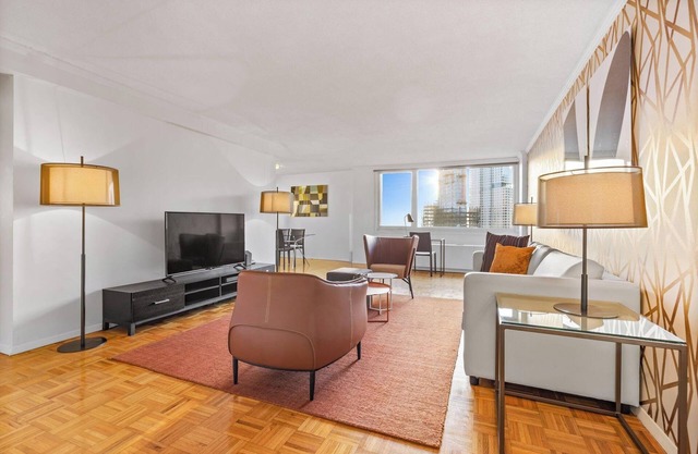 Modern Two Bed in Boston's West End Neighborhood