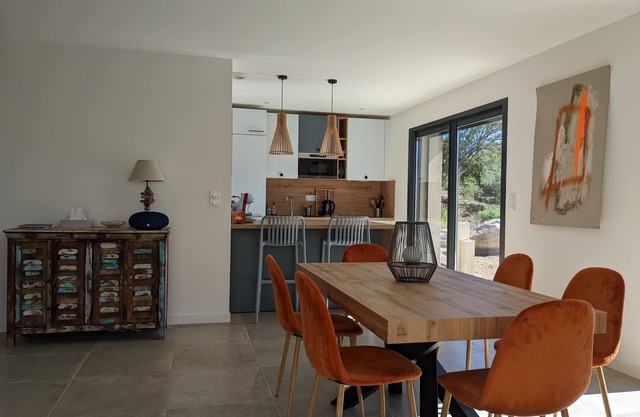 Modern villa 5 minutes' walk from Favone beach