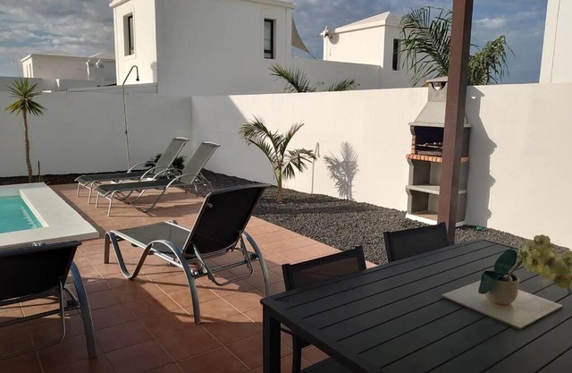Modern Villa in Playa Blanca with private pool